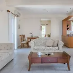 فيلة Mihas Vlachata